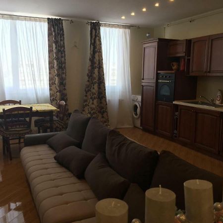 Apartament Valeria Apartment Арад Екстериор снимка