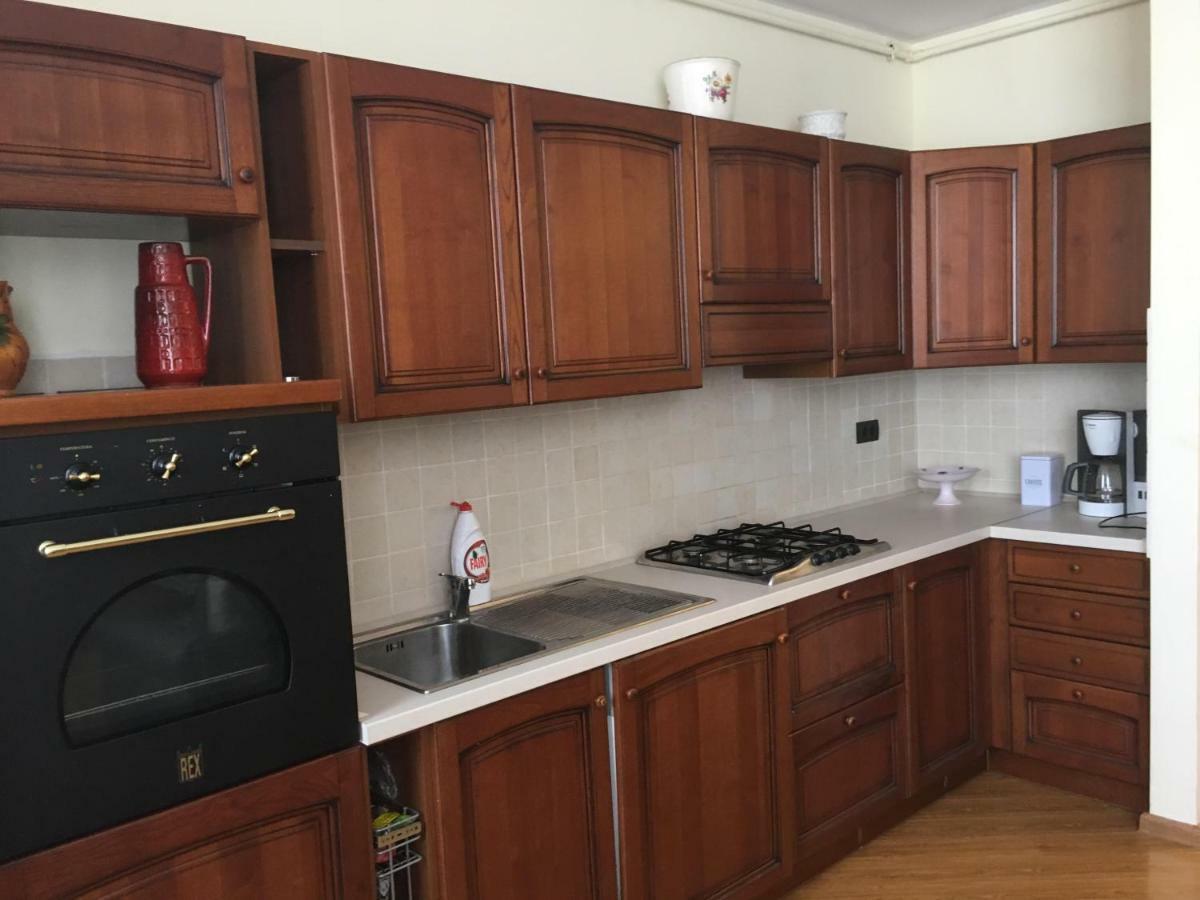 Apartament Valeria Apartment Арад Екстериор снимка