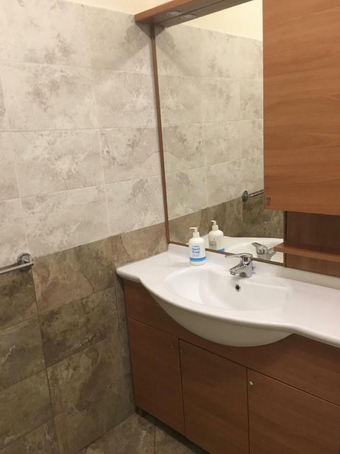 Apartament Valeria Apartment Арад Екстериор снимка